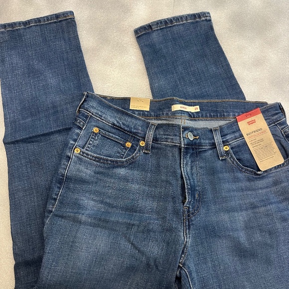 Levi Straus Women's Boyfriend Jean Size 29 x 27 - Picture 1 of 5